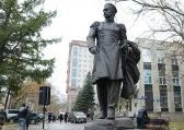 На открытие памятника адмиралу Невельскому приглашают жителей Южно-Сахалинска